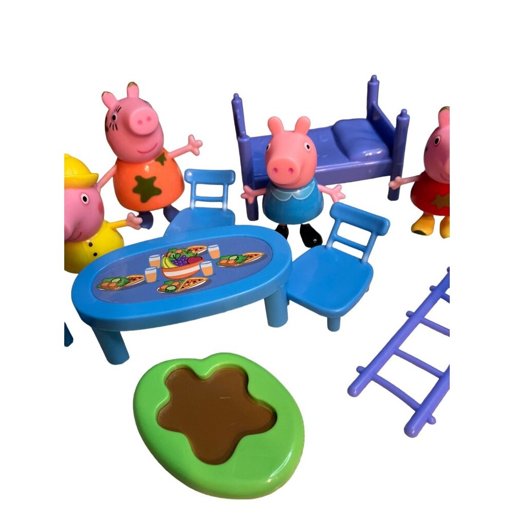 Olivia the Pig 2 in1 Transforming Playset House Pirate Ship W/ Peppa Pig Figures - Picture 10 of 16